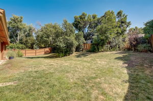  Sierra Dr-035