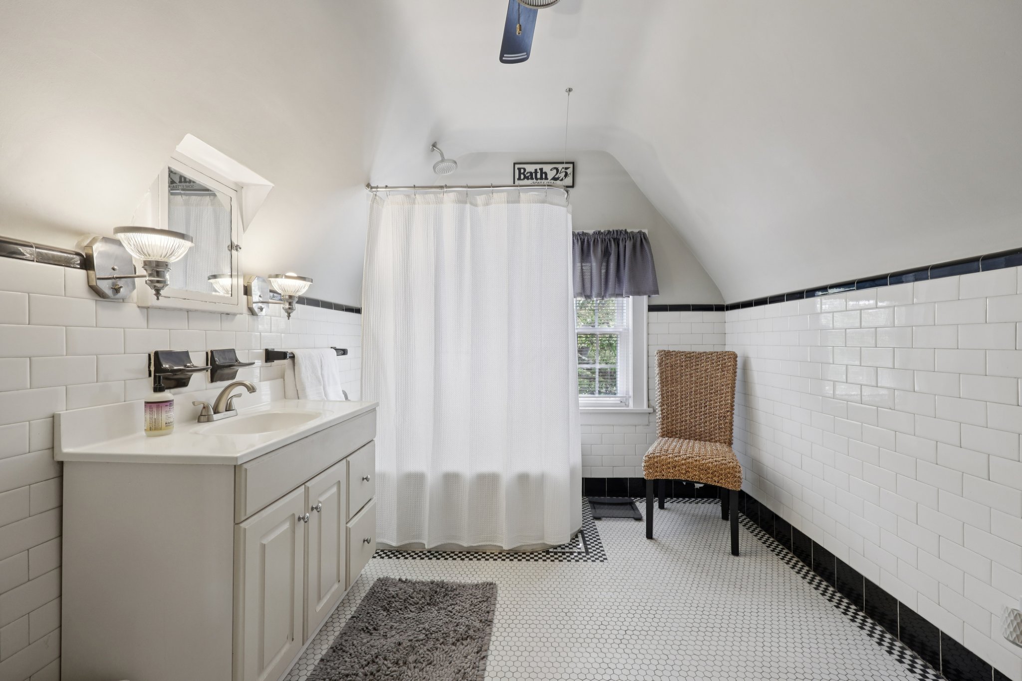 Harrison Dr-L2504-031.jpg