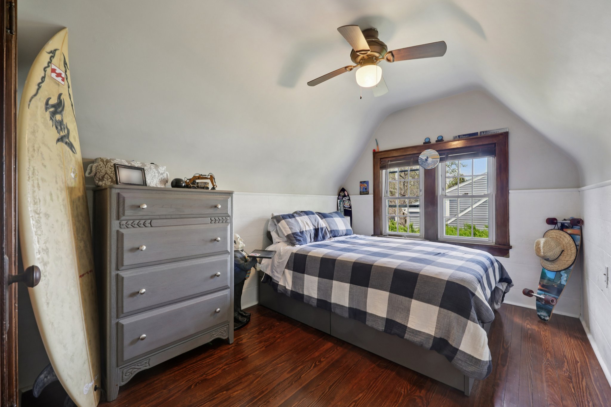 Harrison Dr-L2504-041r.jpg