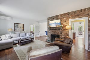 Harrison Dr-L2504-012.jpg