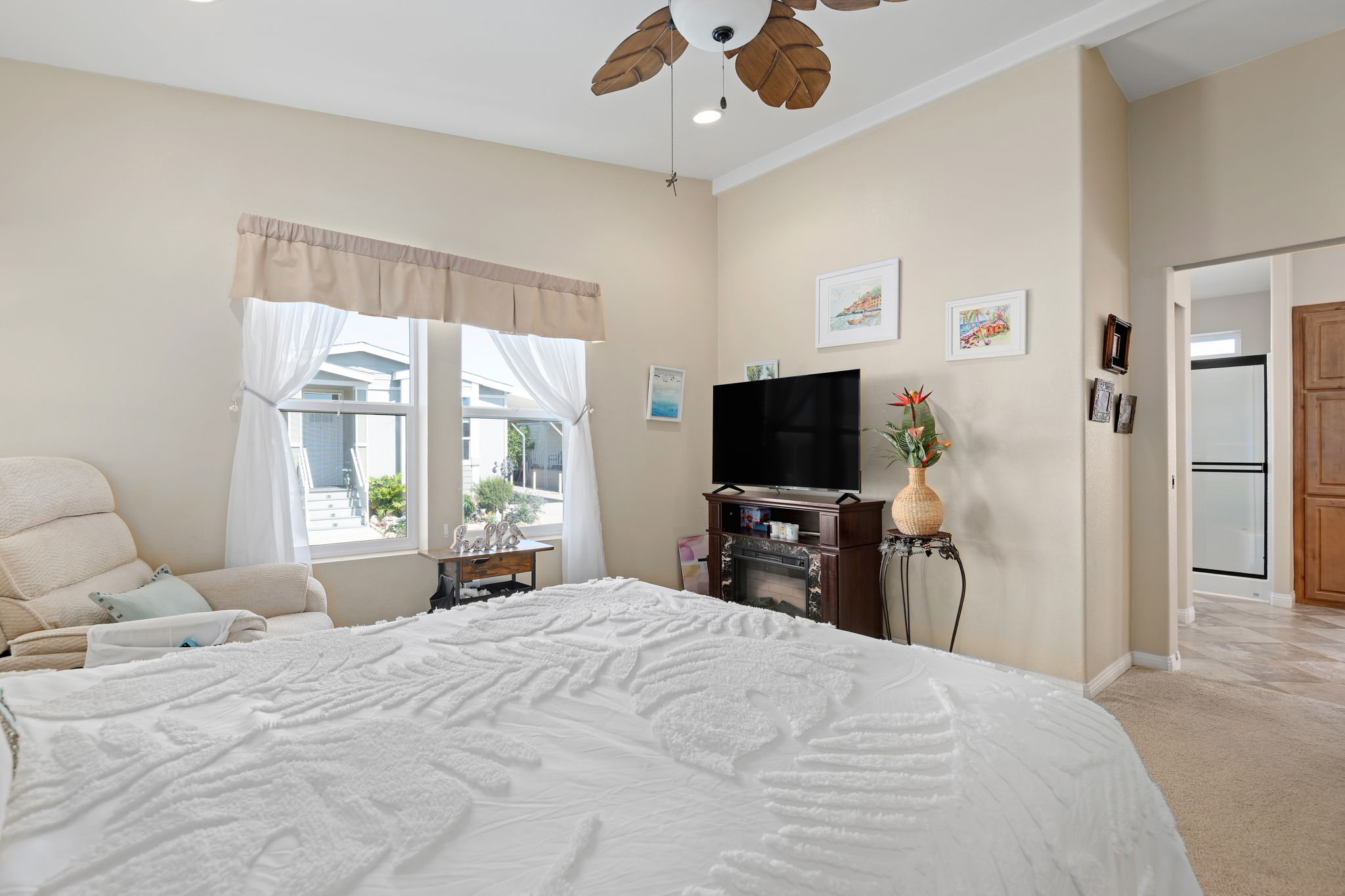 18-Primary Bedroom