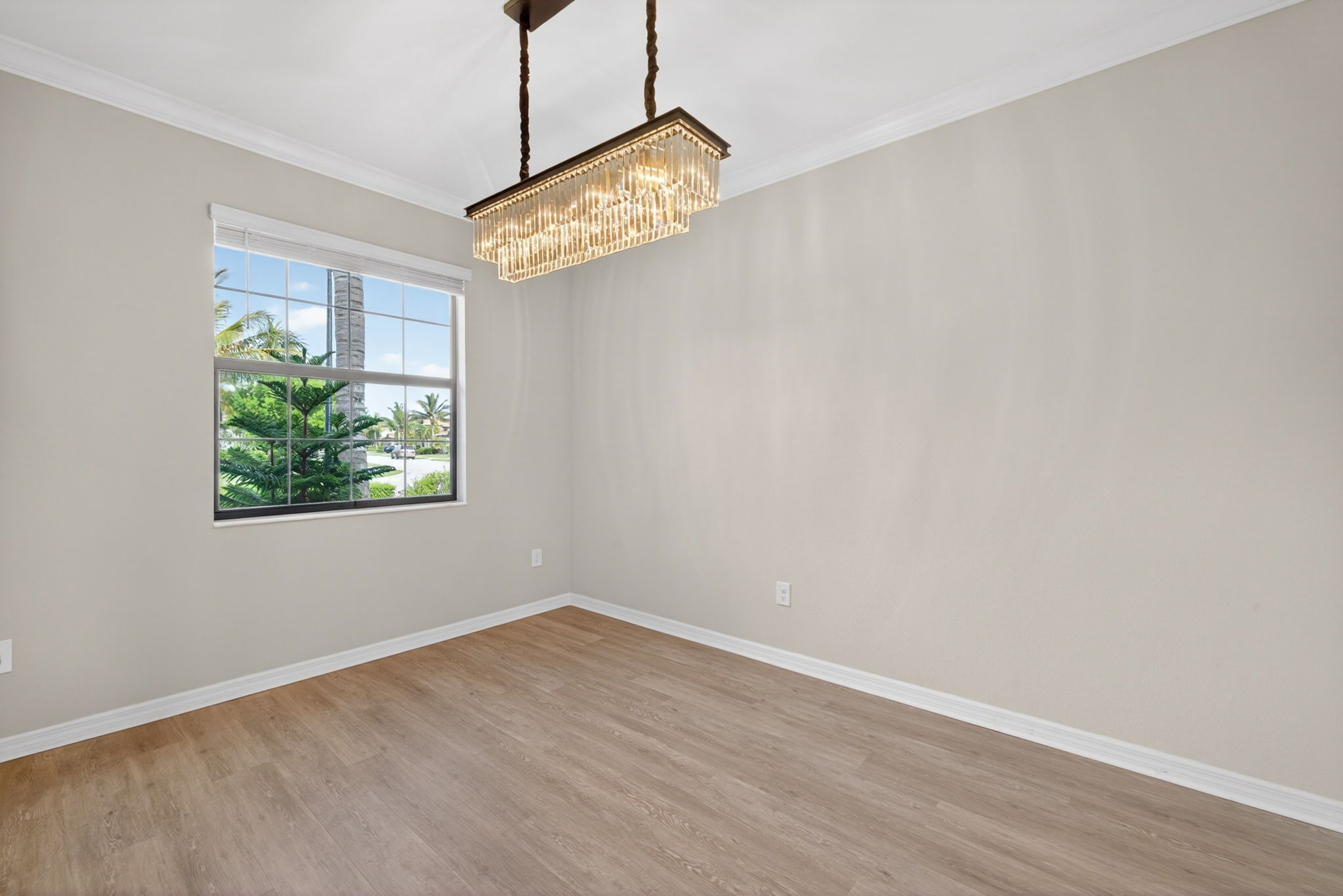 Dining Room/Flex Room 1 of 2