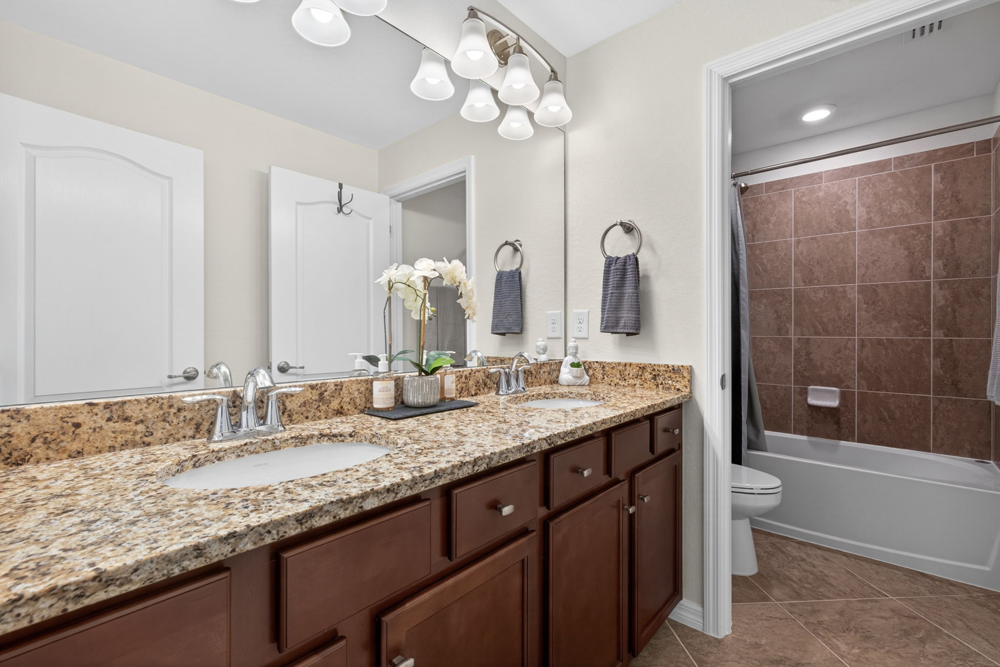 Guest Bathroom 2