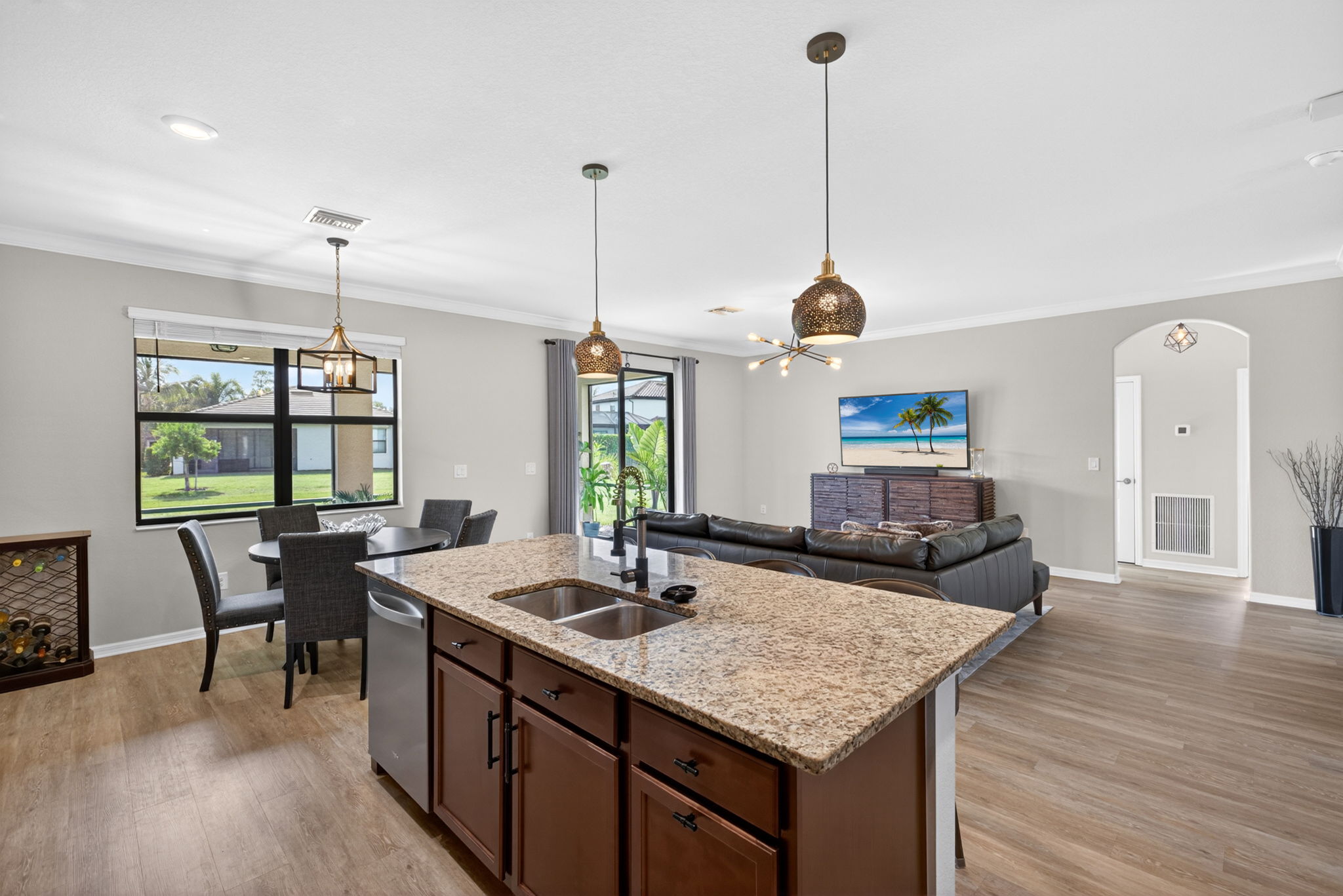 Kitchen 4 of 4