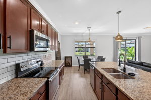 Kitchen 3 of 4