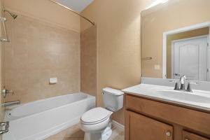 Guest Bathroom (2)
