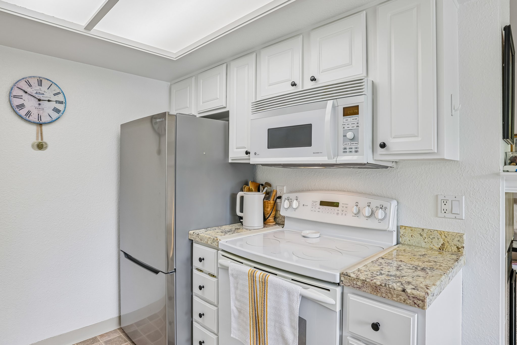 SW 146th Terrace 5-S1906-018.jpg