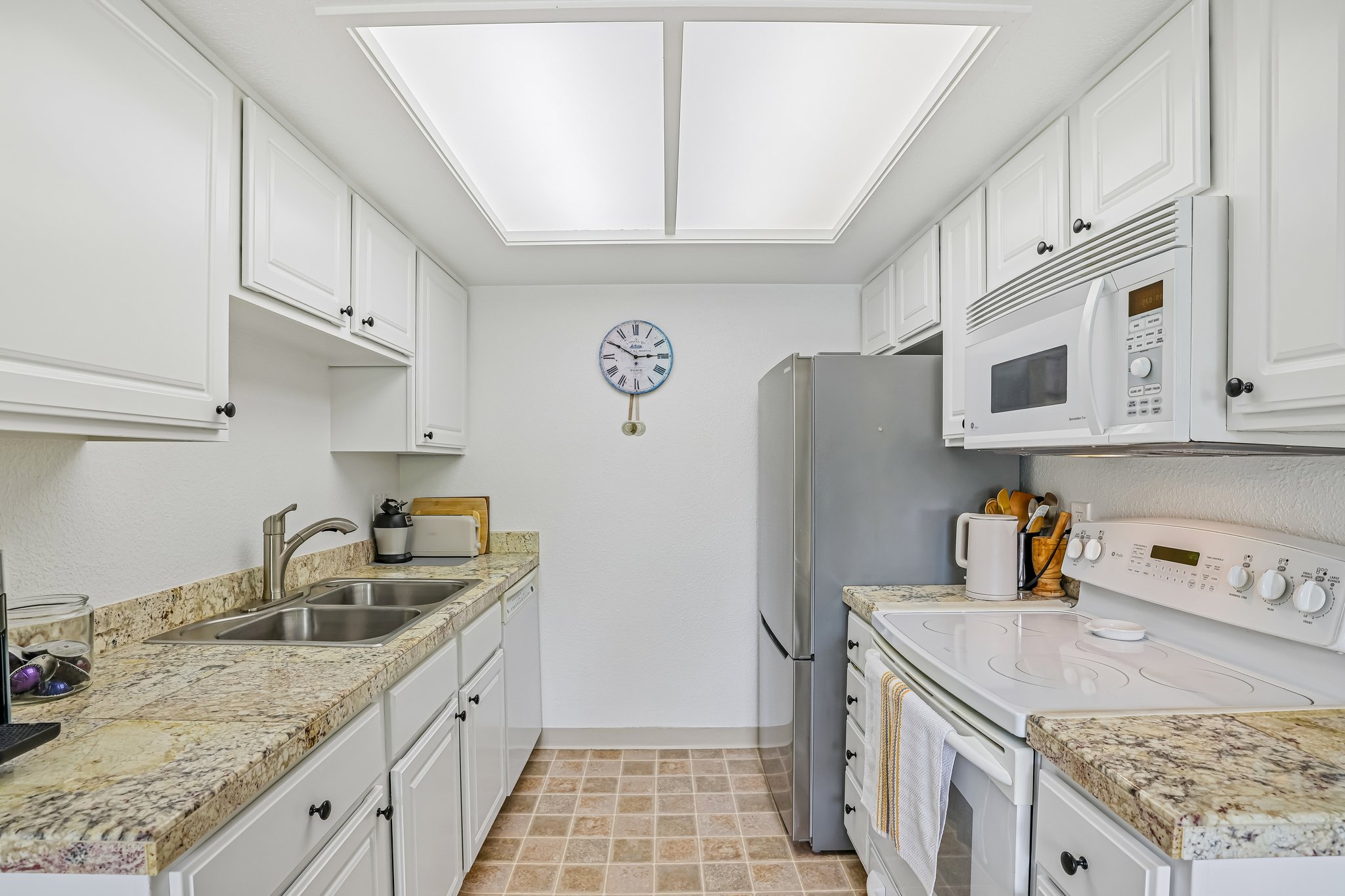 SW 146th Terrace 5-S1906-020.jpg