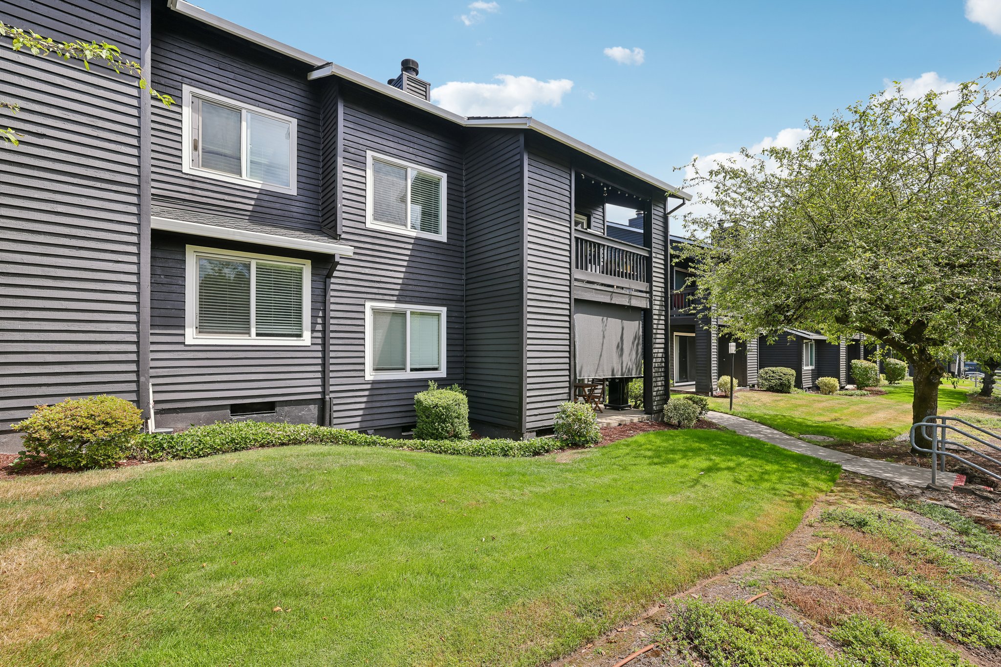SW 146th Terrace 5-S1906-031.jpg