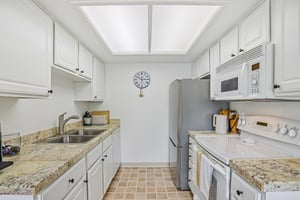 SW 146th Terrace 5-S1906-020.jpg