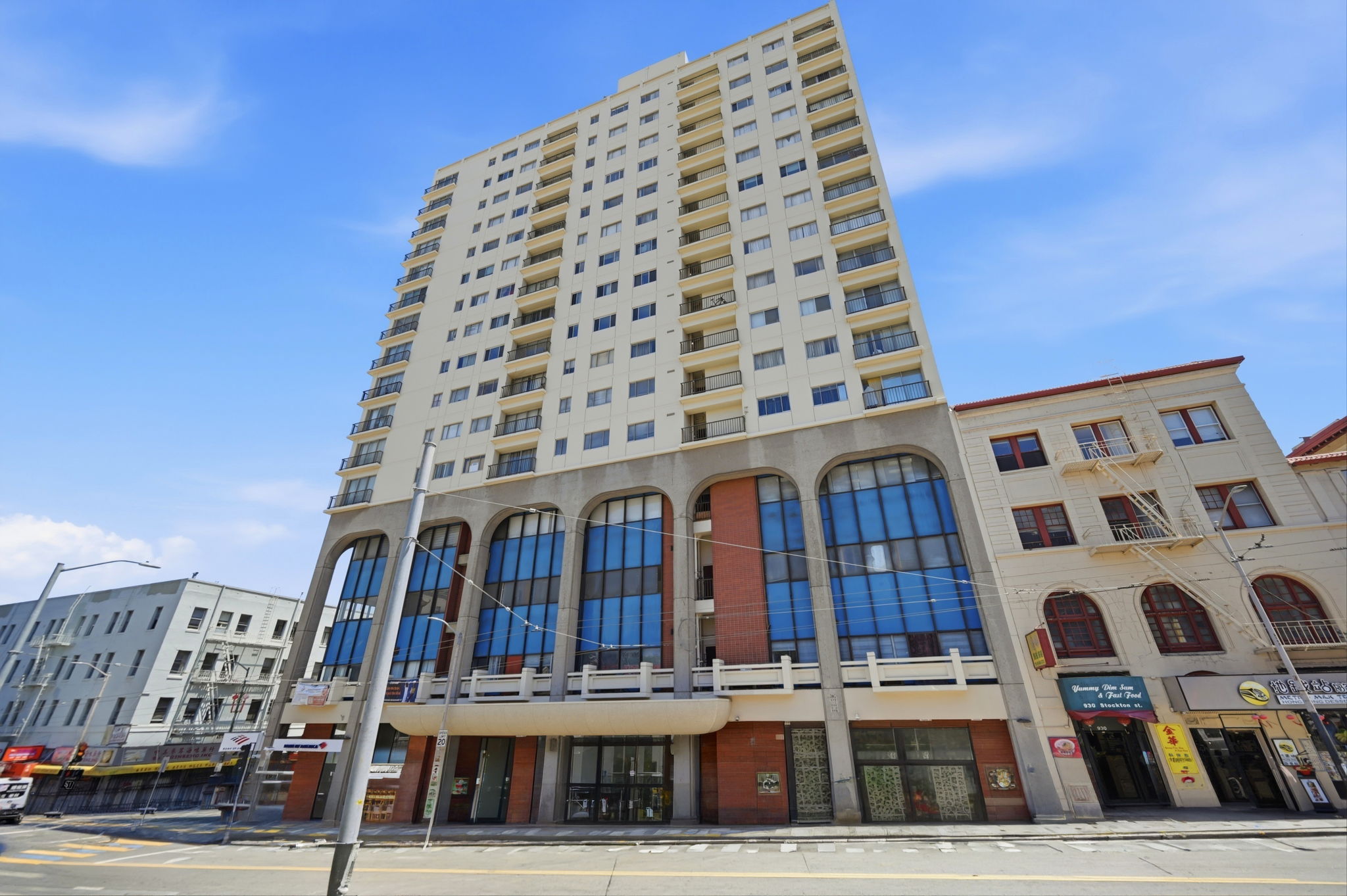 002_F8_946 Stockton St 9E