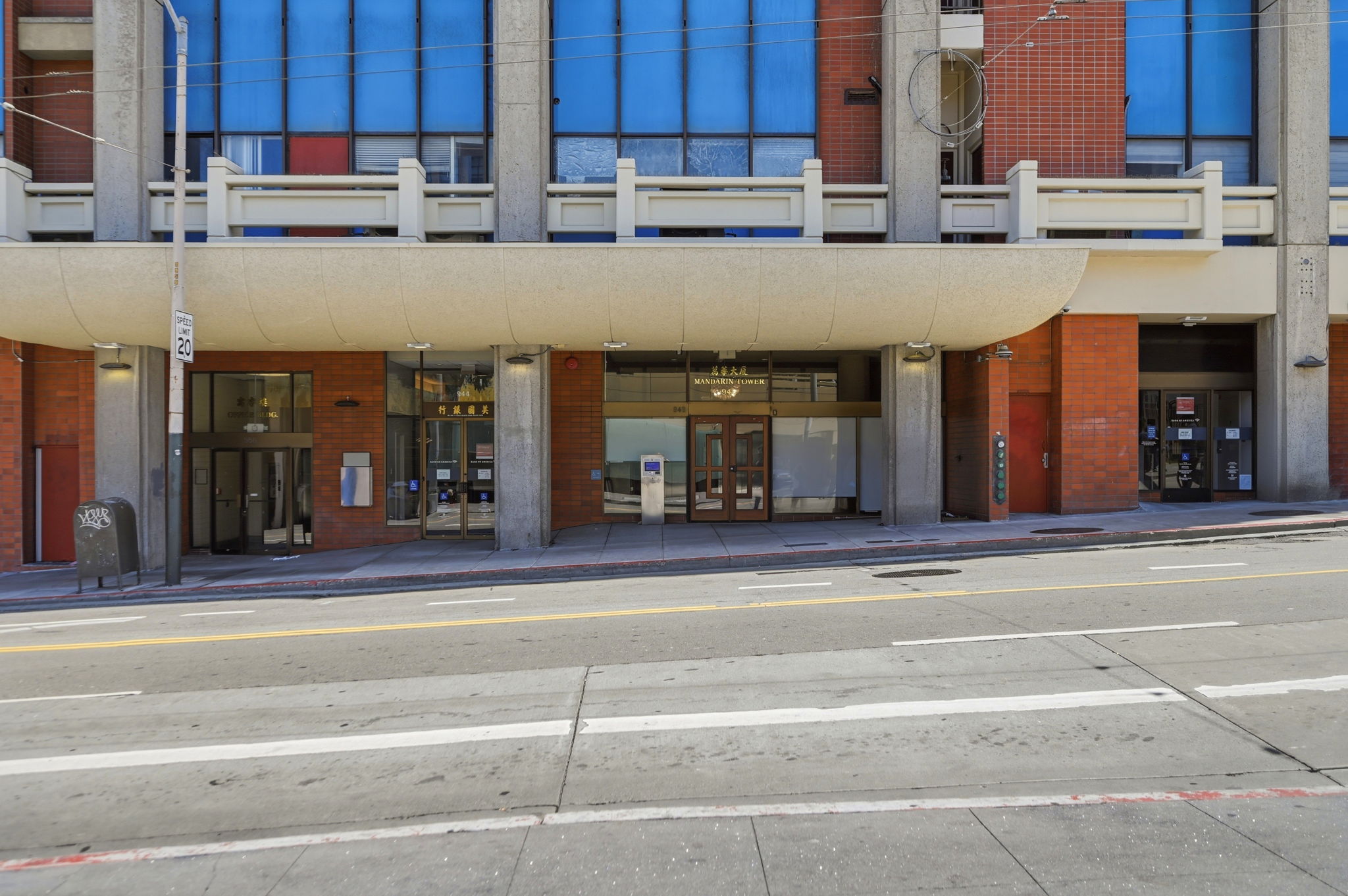 003_F8_946 Stockton St 9E