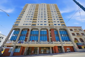 001_F8_946 Stockton St 9E