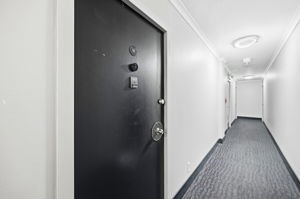005_F8_946 Stockton St 9E