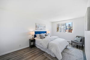 024_F8_946 Stockton St 9E