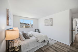 025_F8_946 Stockton St 9E