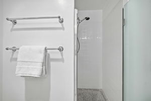 034_F8_946 Stockton St 9E