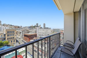 037_F8_946 Stockton St 9E