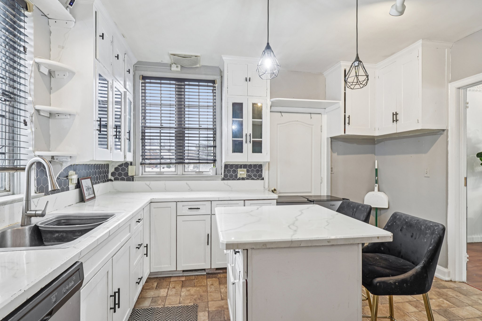 Whalers Cv-S1202-013.jpg