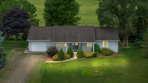  Photo 0