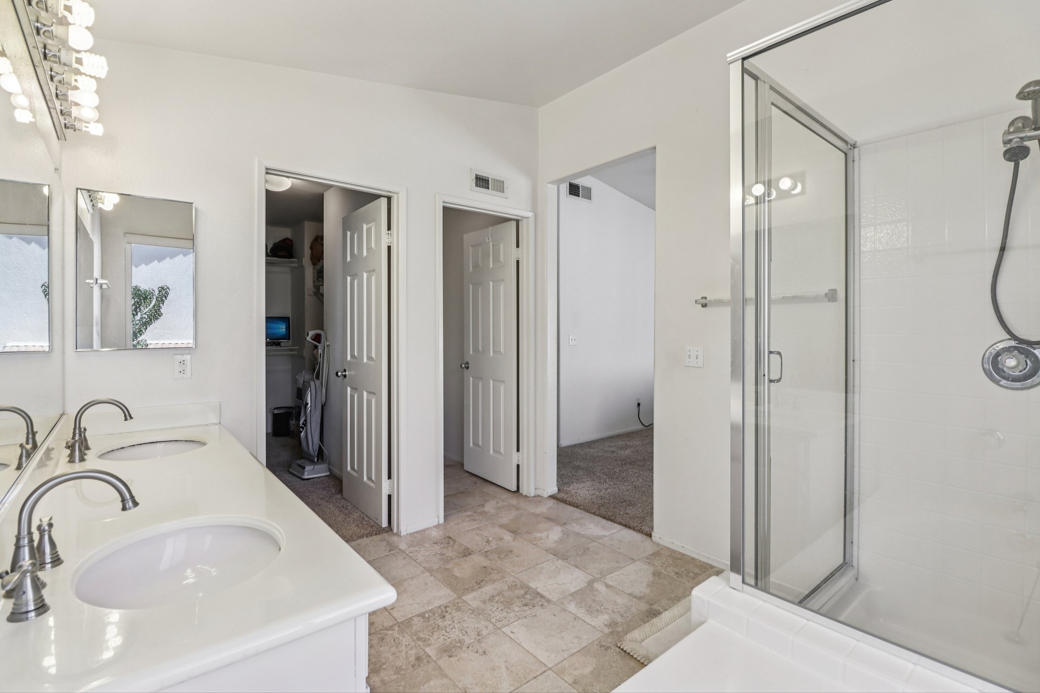 Compass Point Dr S 3-S1803-032.jpg