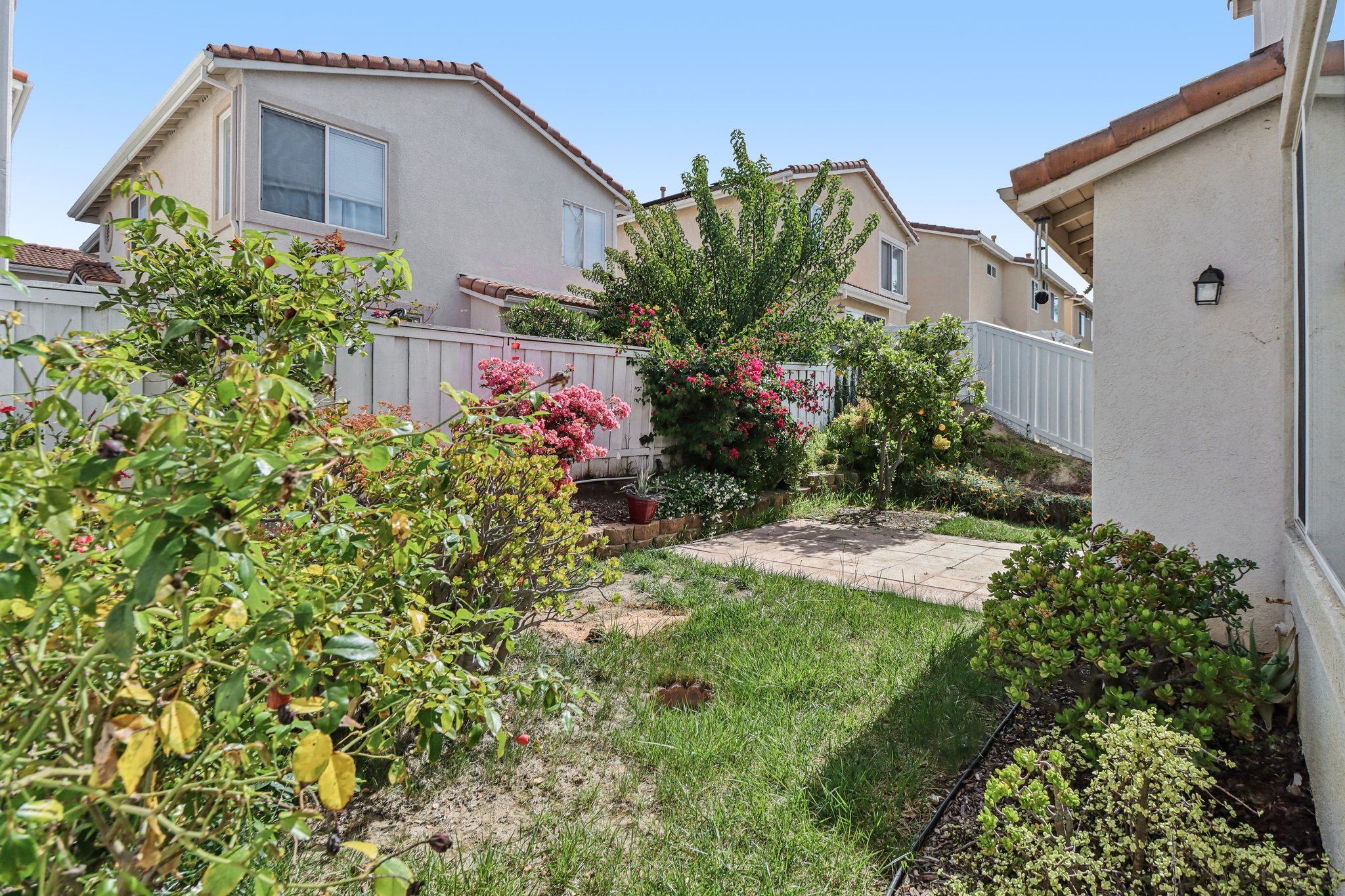 Compass Point Dr S 3-S1803-036.jpg