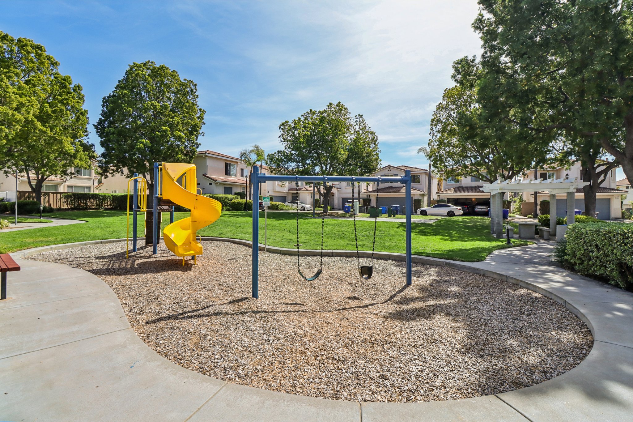 Compass Point Dr S 3-1803-901.jpg