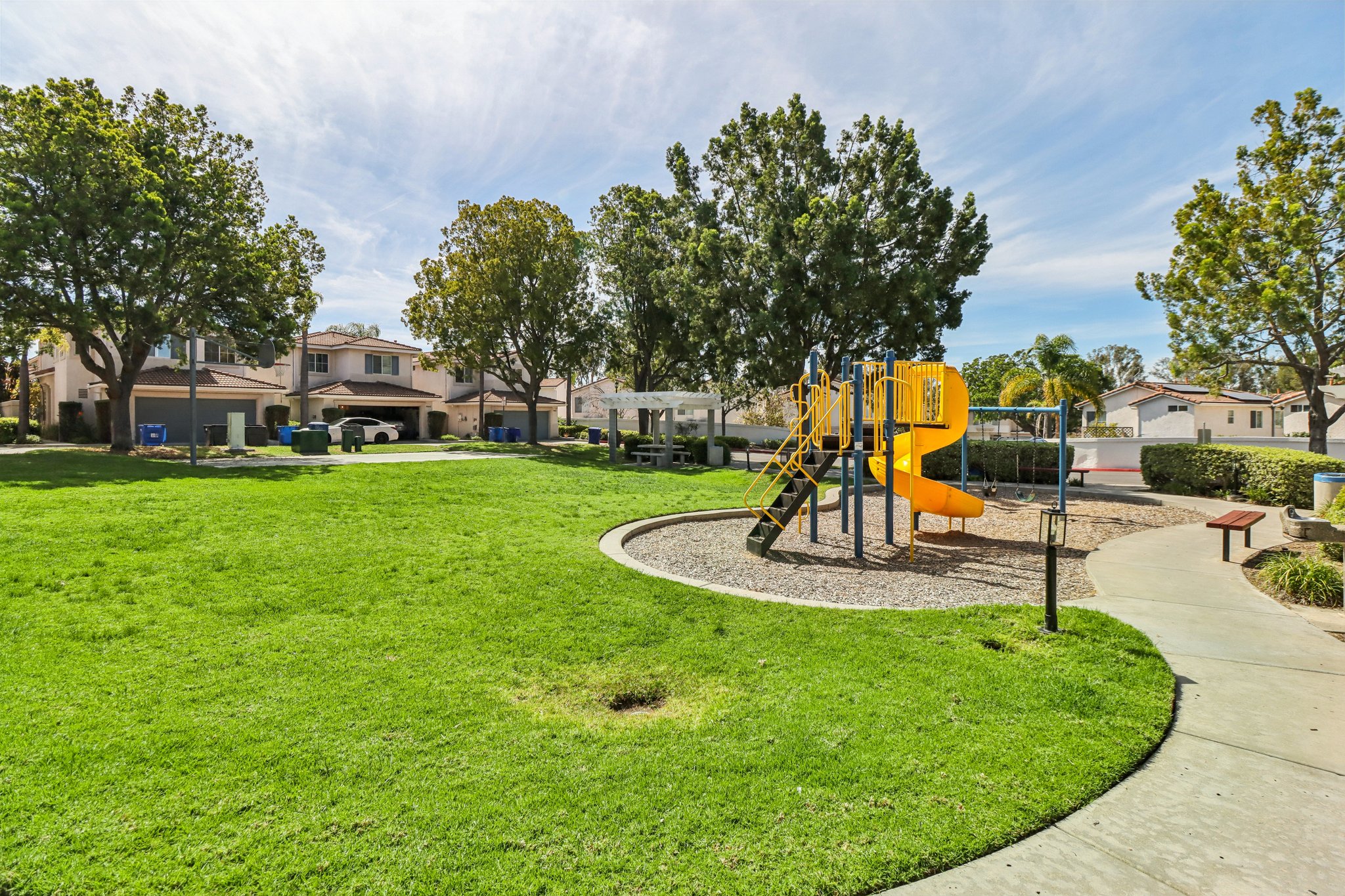 Compass Point Dr S 3-1803-903.jpg