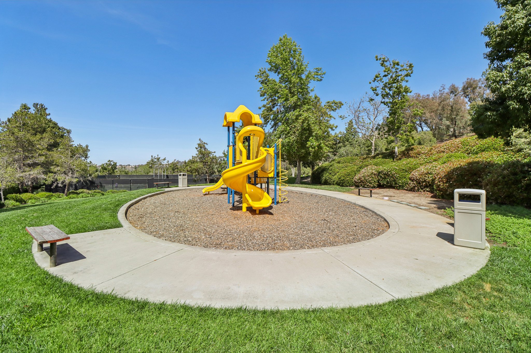 Compass Point Dr S 3-1803-916.jpg