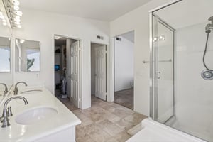 Compass Point Dr S 3-S1803-032.jpg