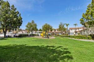 Compass Point Dr S 3-1803-906.jpg