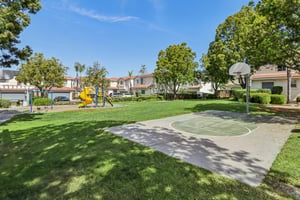 Compass Point Dr S 3-1803-908.jpg