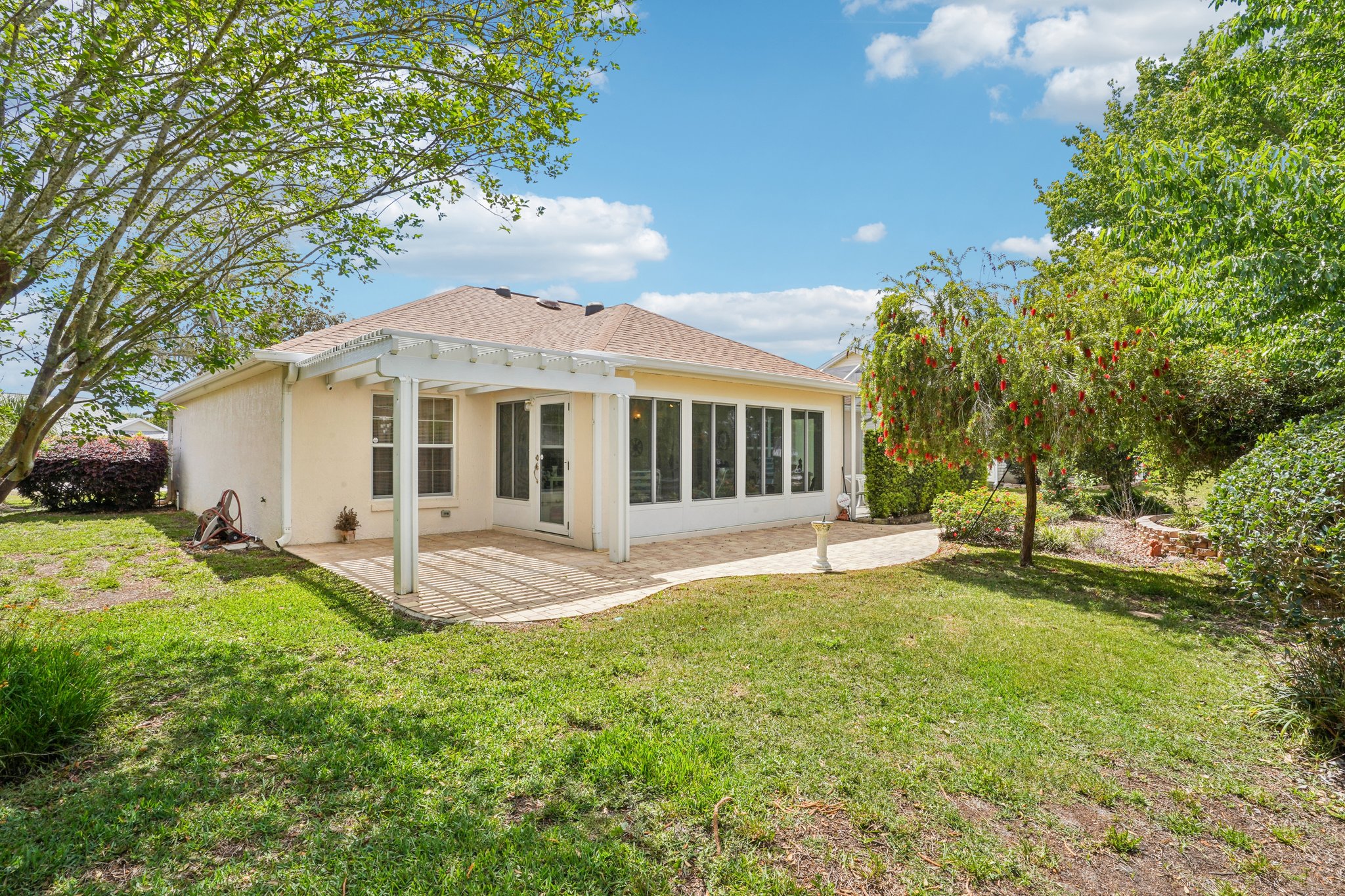 SE 176th Saffold St-S0404-037.jpg