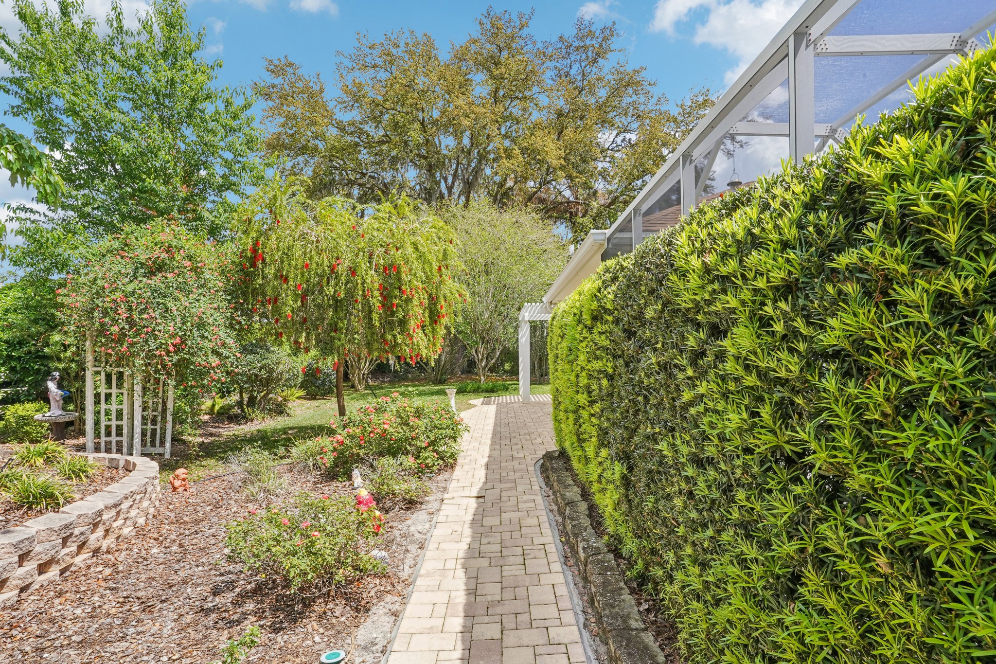 SE 176th Saffold St-S0404-039.jpg