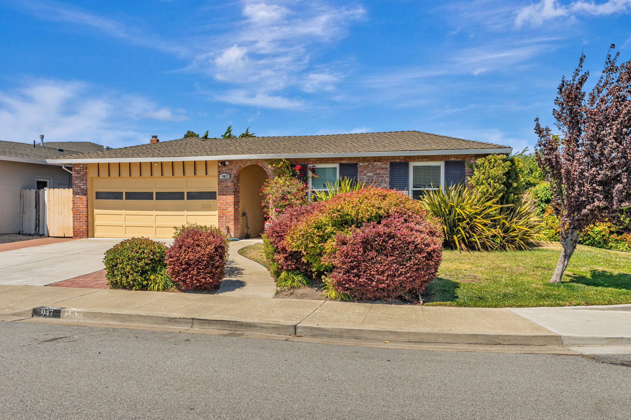 004_947 Crane Ave