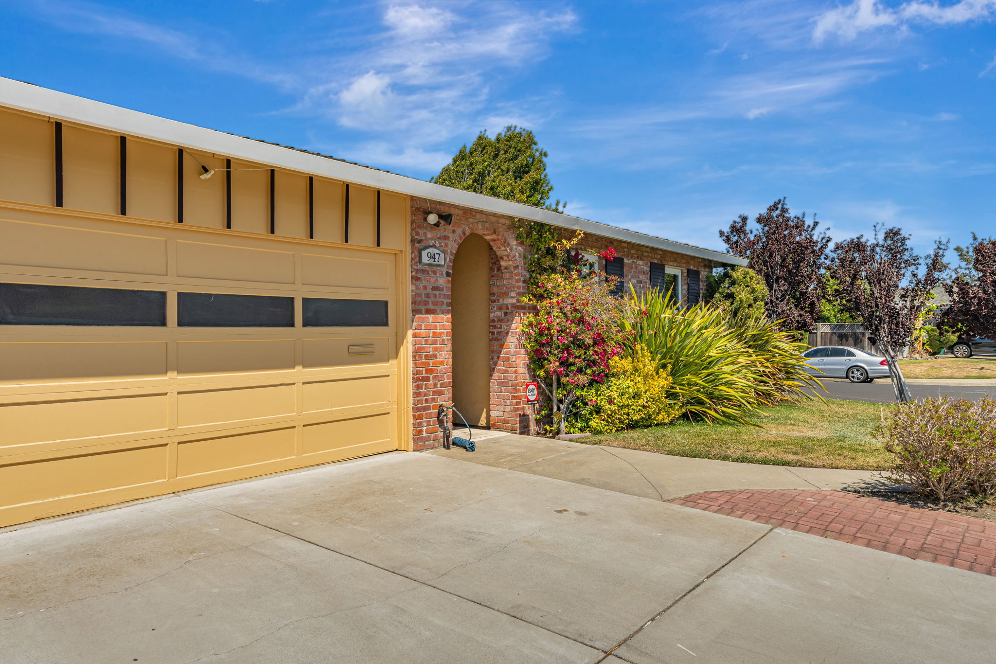 005_947 Crane Ave