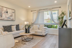 011_947 Crane Ave