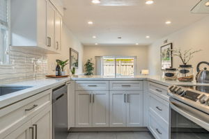 015_947 Crane Ave