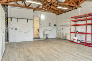 032_947 Crane Ave