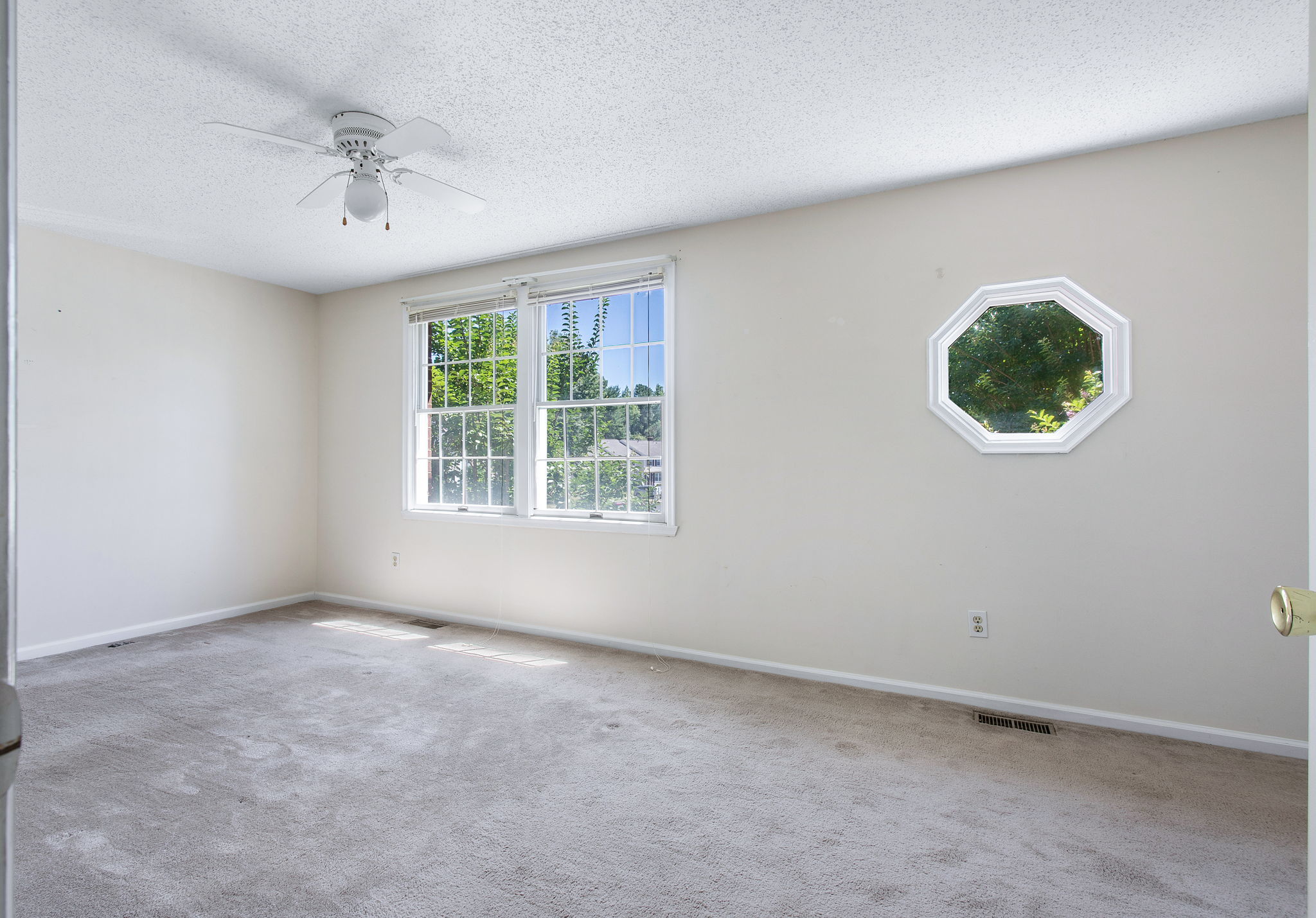 17-Primary Bedroom