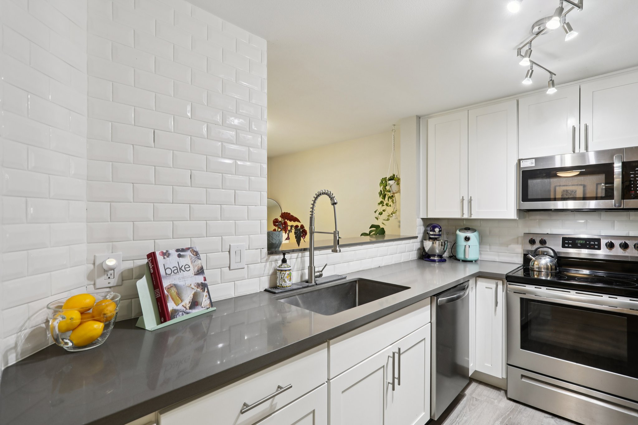 Aberdeen Ave NE C208-S1508-015.jpg