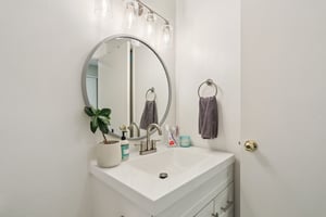 Aberdeen Ave NE C208-S1508-028.jpg