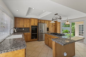 Kitchen/Breakfast Area with light coming in from both sides