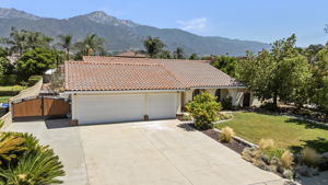 Beautiful mountain views & RV parking