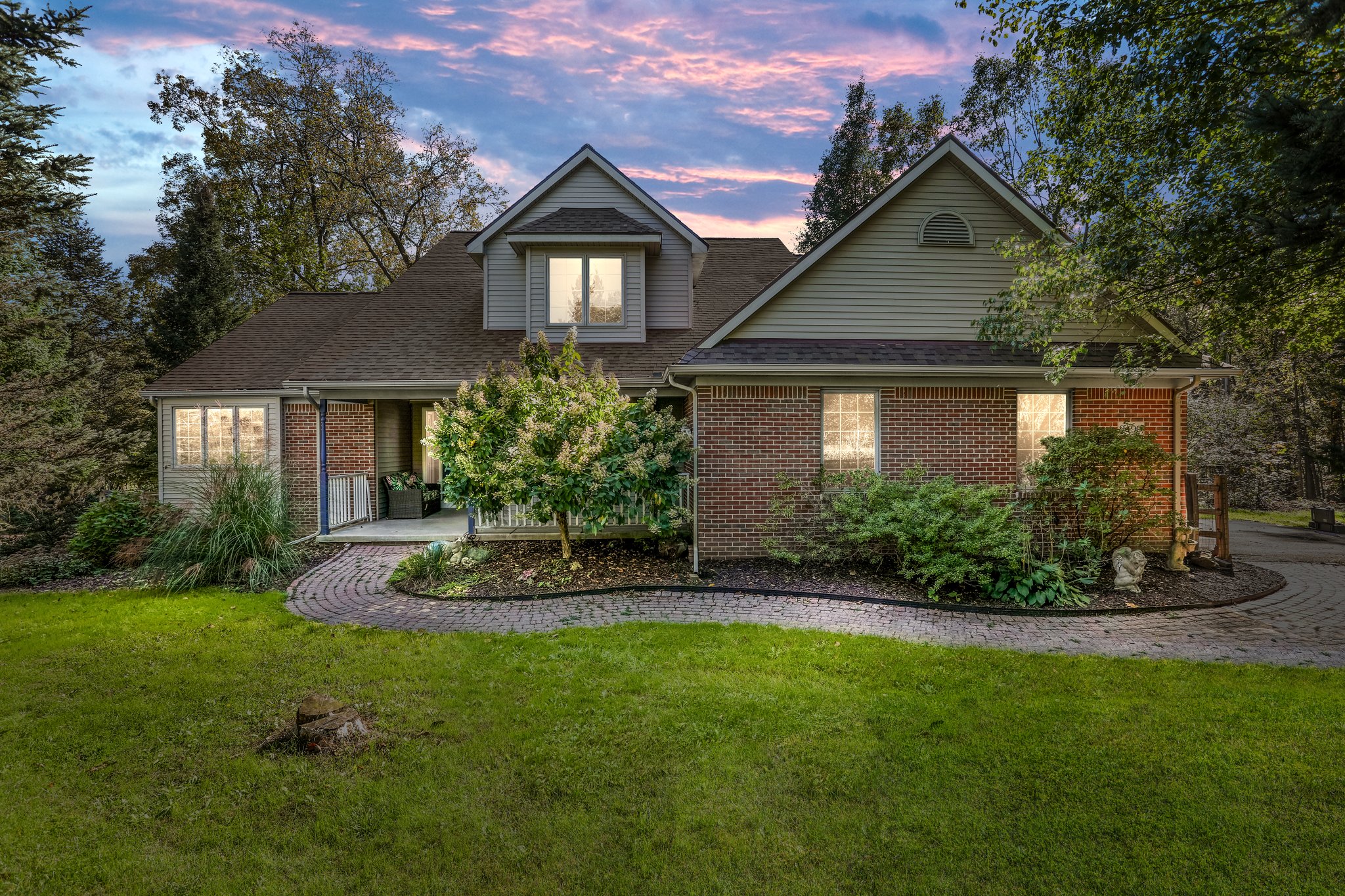 9490 Scully Rd, Whitmore Lake, MI 48189, USA Photo 1