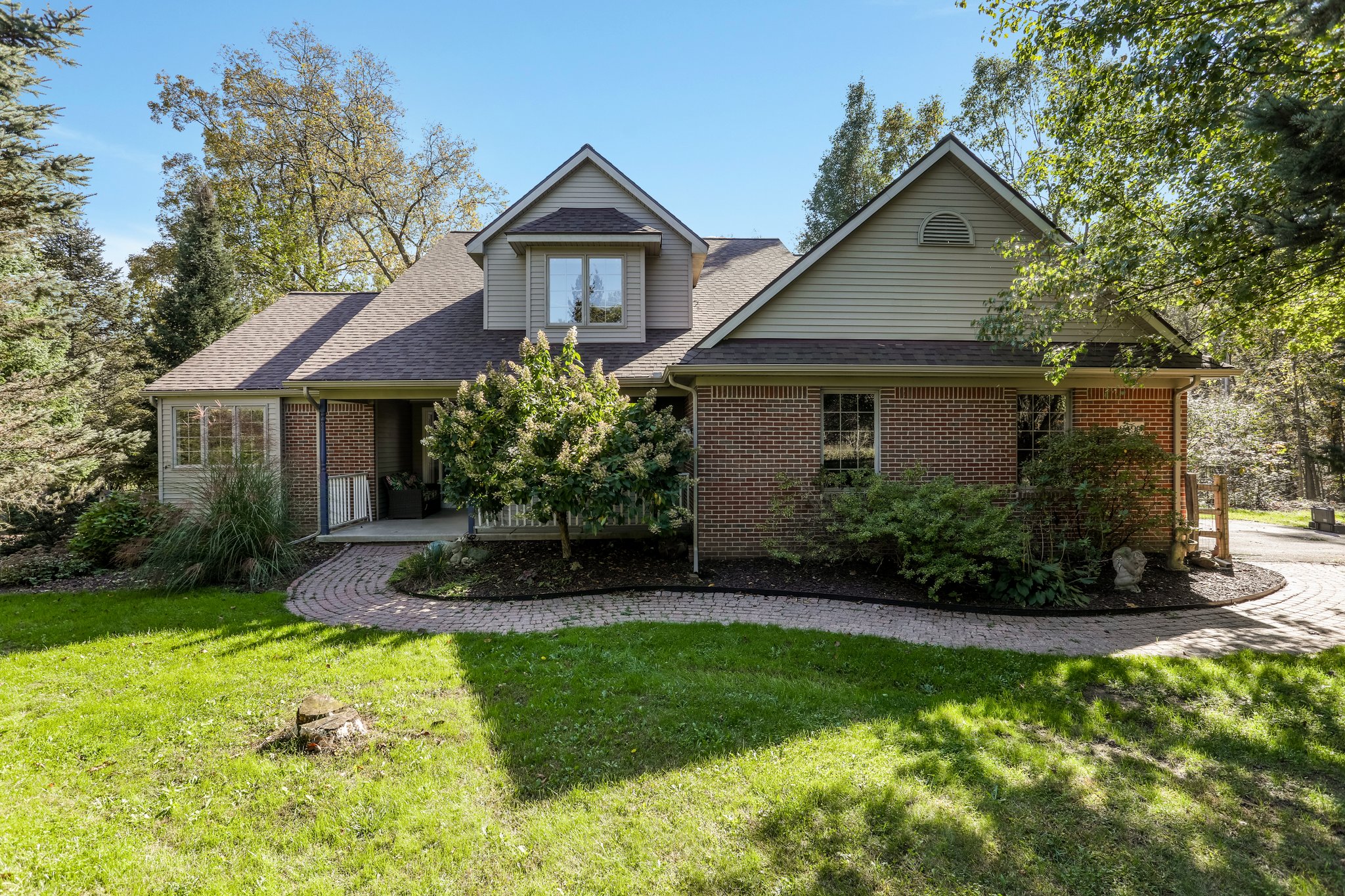 9490 Scully Rd, Whitmore Lake, MI 48189, USA Photo 2
