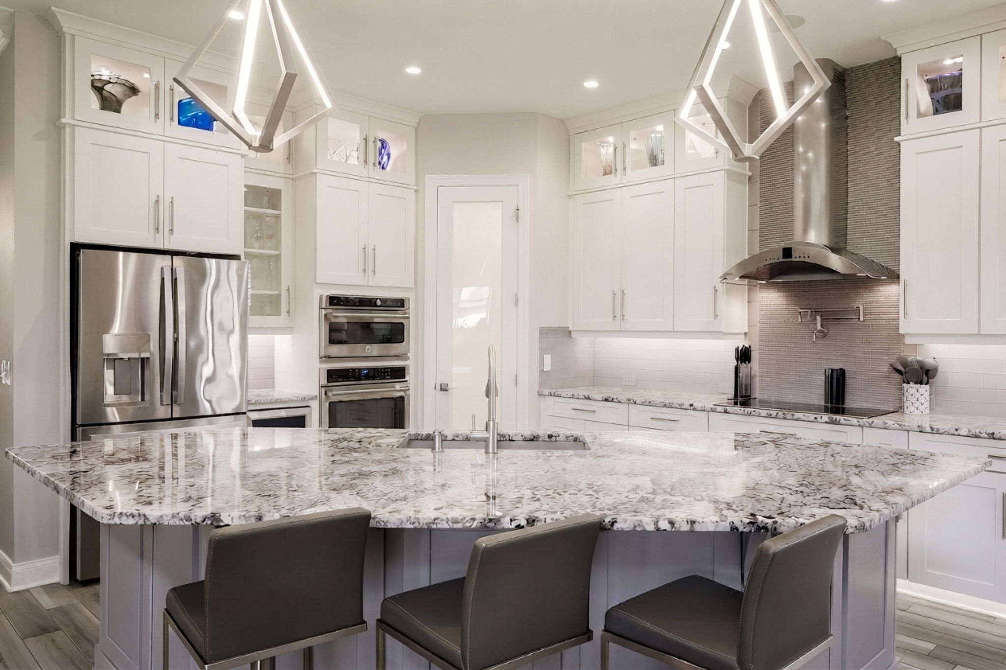 Large sized kitchen island