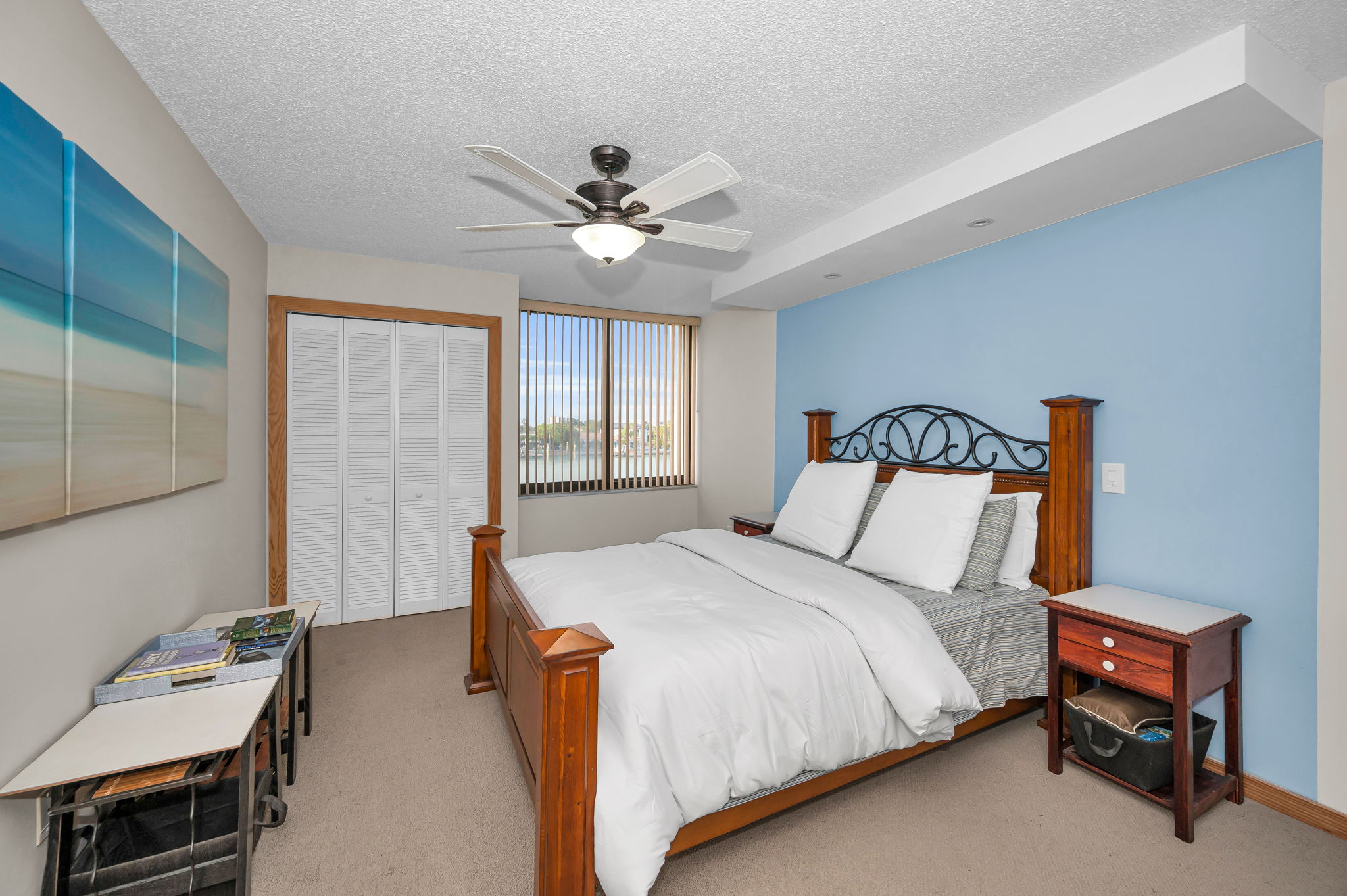 Primary Bedroom10a