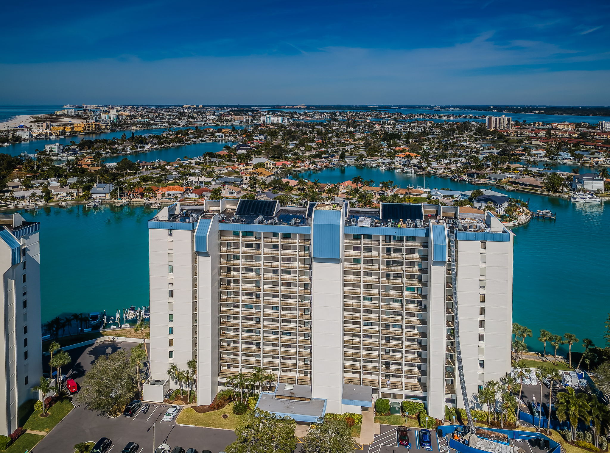 Front Exteroir Aerial