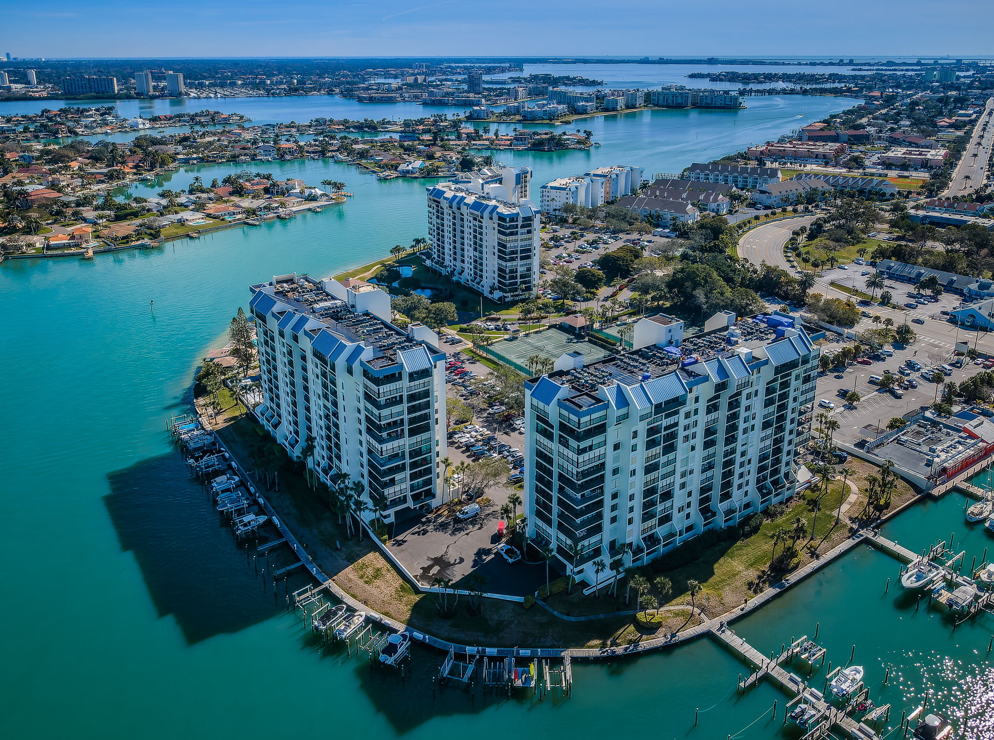 Yacht and Tennis Club4